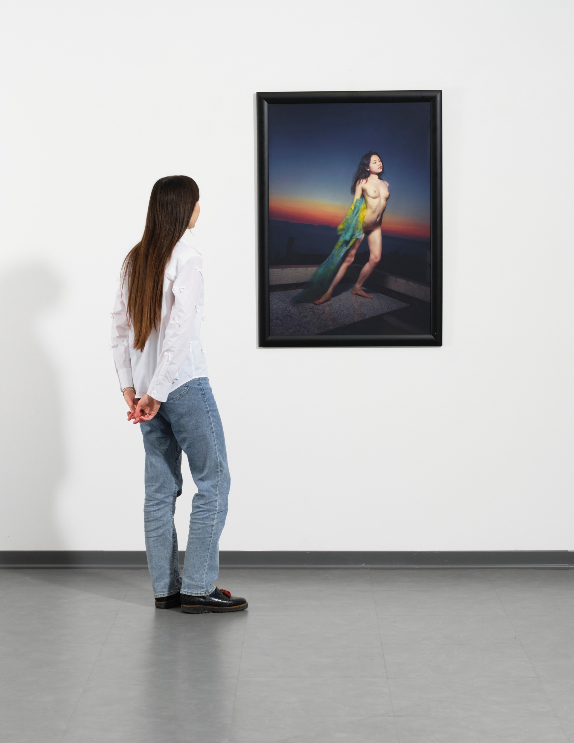 Roy Stuart work of art at auction: Kaori I, Isle de Levant